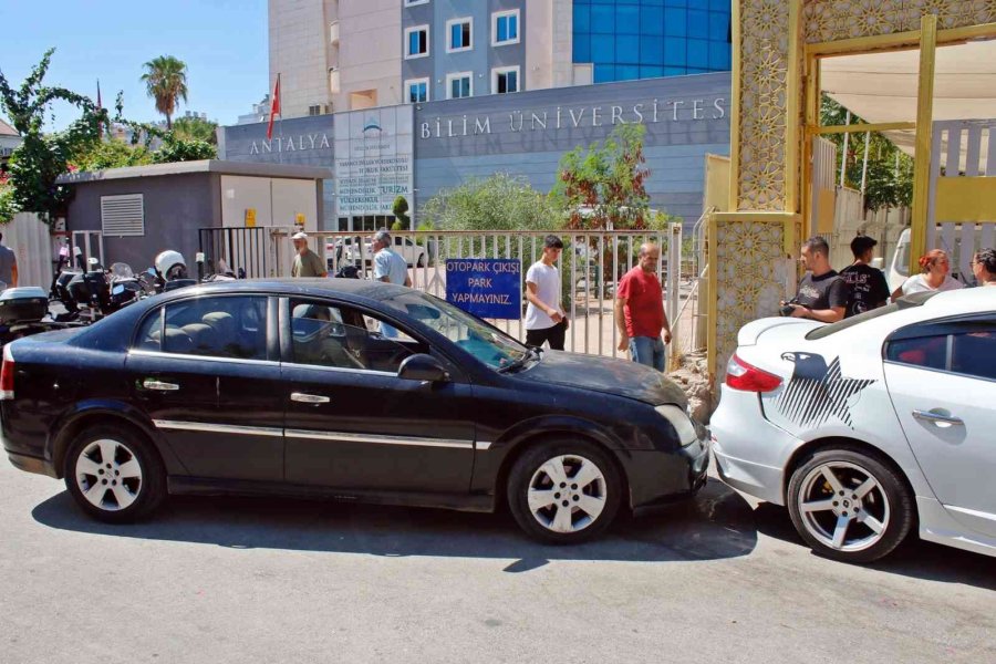 Uyuşturucunun Etkisiyle Ortalığı Birbirine Kattı, Polise Yakalanınca "ne Güzel Kayıp Gidecektim Ama Aksiyonu Siz Çıkardınız" Dedi