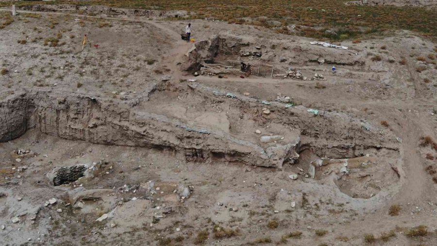 Şarhöyük’te Bulunan 6 Bin Yıllık Parçalar Tarihe Işık Tutacak