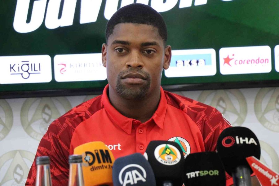 Corendon Alanyaspor, Fulham’dan Cavaleiro’yu Kiraladı