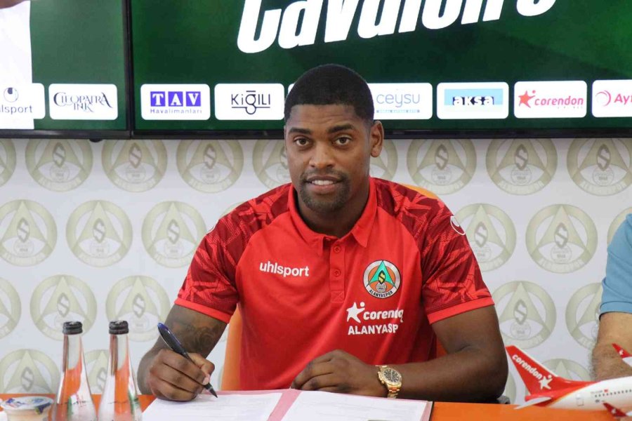Corendon Alanyaspor, Fulham’dan Cavaleiro’yu Kiraladı