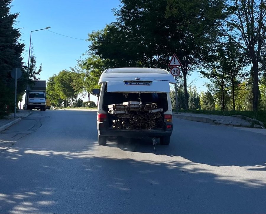 İskele Demirleri Minibüs Bagajında Tehlike Oluşturdu