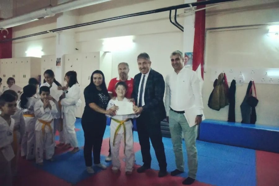 Minik Tekvandocuların Sertifika Sevinci