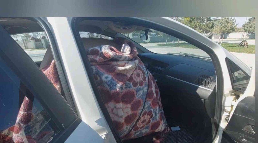 Bizans’ın 11 Asırlık Pithos Küpünü Aracın Ön Koltuğunda Götürürken Yakalandı