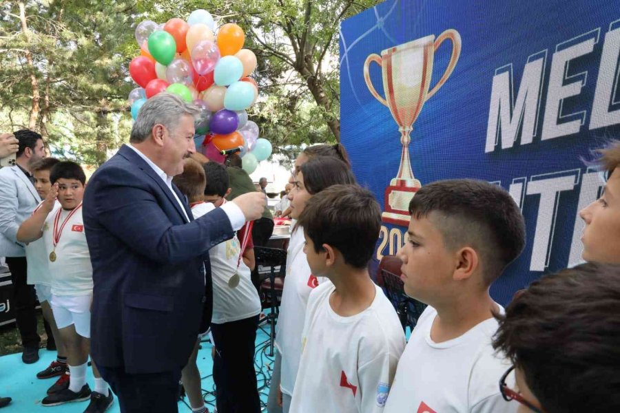 Melikgazi’nin Dolu Dolu Geçen Yaz Kursları Sona Erdi