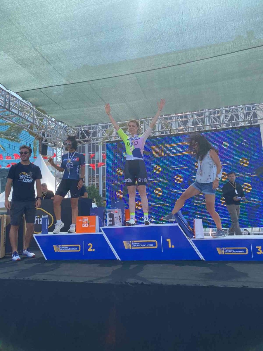 Özlem Sakarya, Bini Aşkın Sporcu Arasında Birinci Oldu