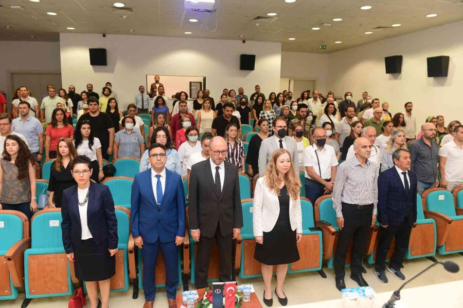 Eğitim Fakültesinin 40. Yılına Özel Konferansta “değişen Toplumda Öğretmenlik” Konuşuldu