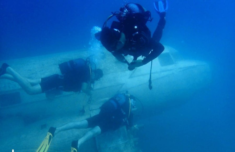 Eskişehirli Dalgıçlar 20 Metre Derinlikteki Kargo Uçağı Ve Tankı Fotoğrafladı