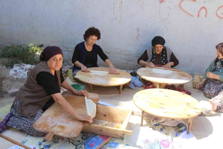 Kırka’da Kışlık Yufka Ve Makarna Hazırlığı Başladı