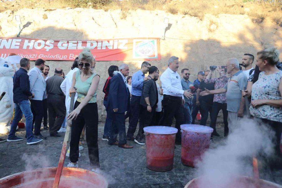 Salça Günleri Mimarsinan Mahallesi’nde Devam Etti