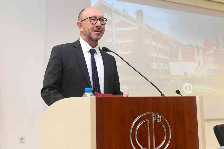 Eğitim Fakültesinin 40. Yılına Özel Konferansta “değişen Toplumda Öğretmenlik” Konuşuldu