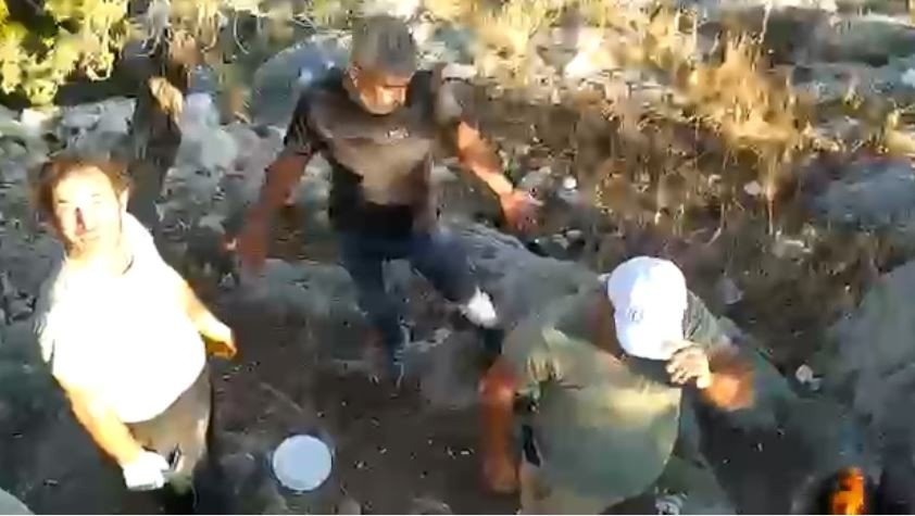 Çay Demleyerek Kazı Yapmışlar