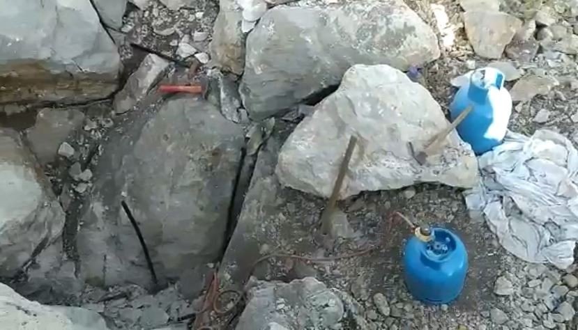 Çay Demleyerek Kazı Yapmışlar