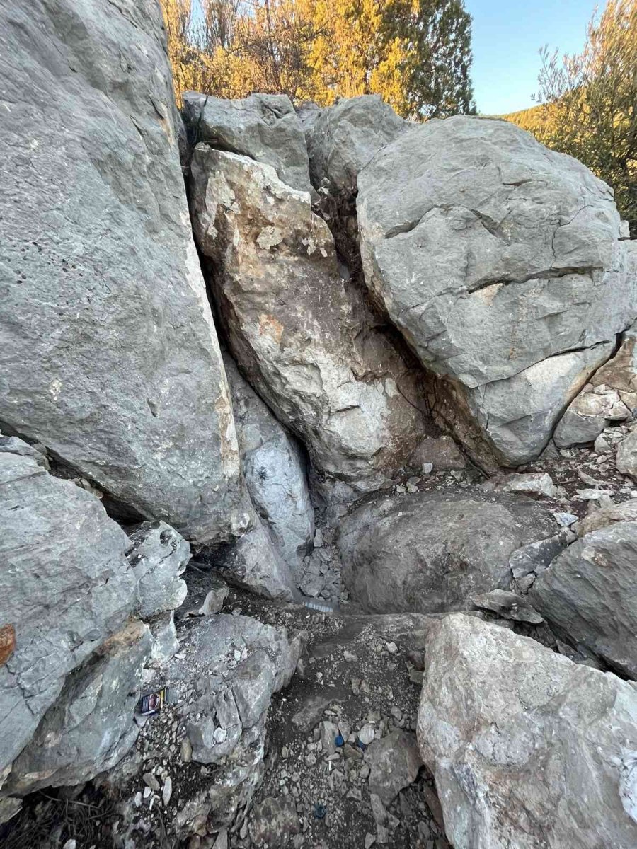 Çay Demleyerek Kazı Yapmışlar