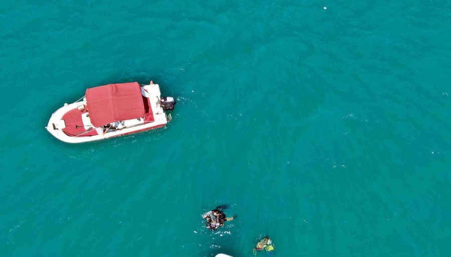 Caretta Carettalara Ölüm Saçan Hayalet Ağlar, Sualtı Robotuyla Temizleniyor