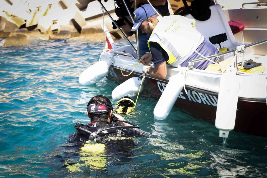 Caretta Carettalara Ölüm Saçan Hayalet Ağlar, Sualtı Robotuyla Temizleniyor