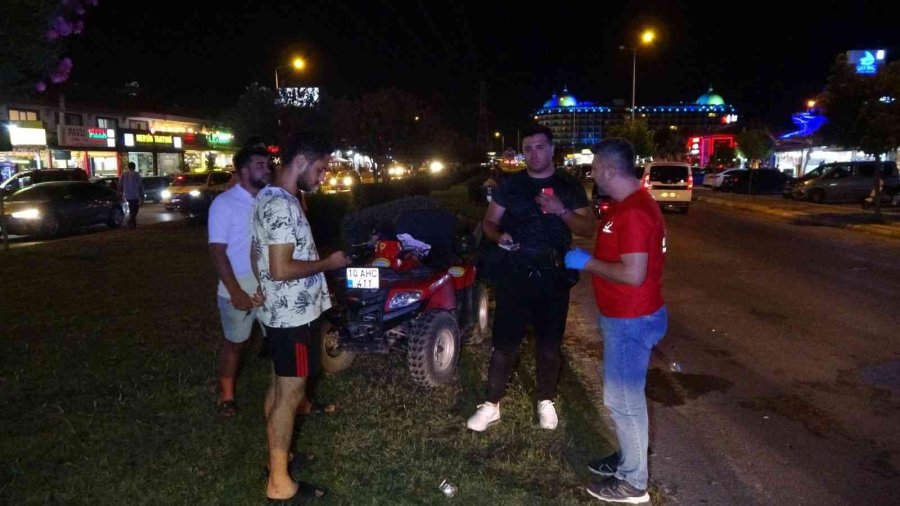 Yoldaki Su Kaza Yaptırdı