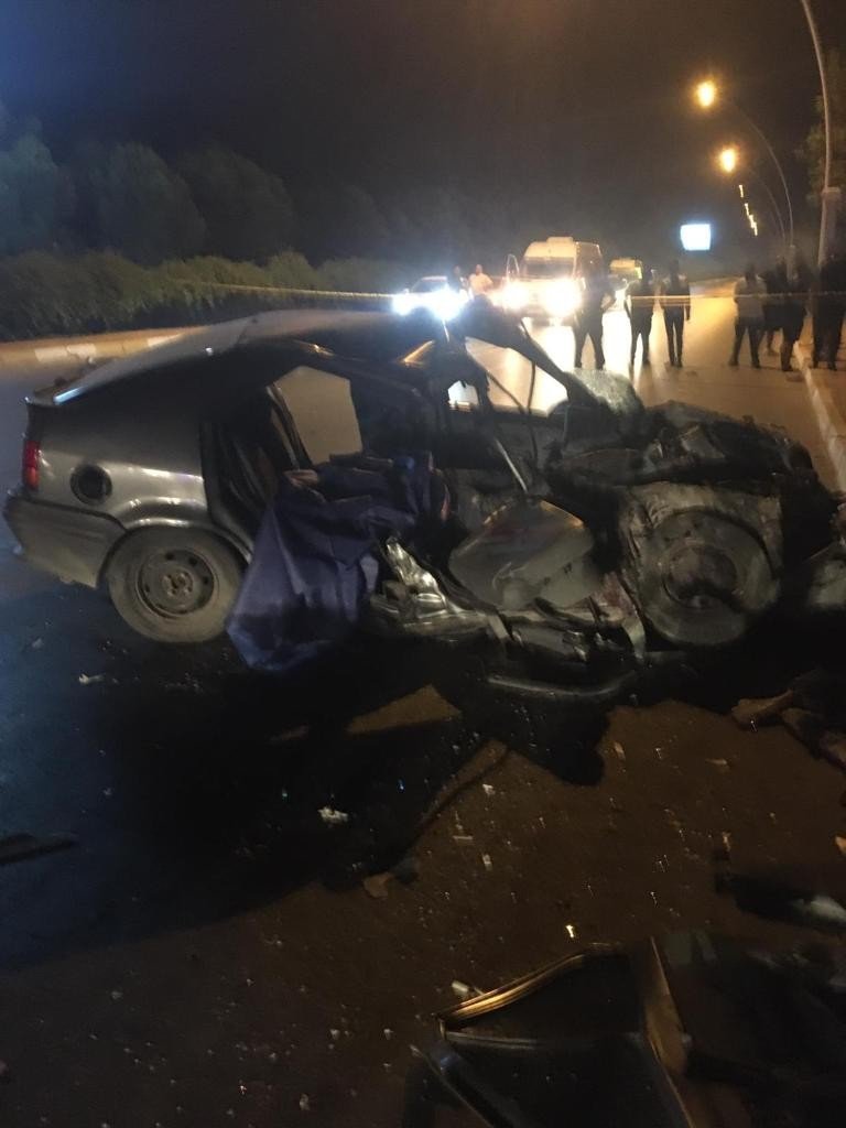 Yeğenlerini Otogardan Yolcu Eden Çift Eve Dönüş Yolundaki Kazada Can Verdi