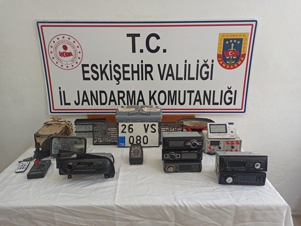 Otomobil Hırsızlığı Yapan 1 Kişi Tutuklandı