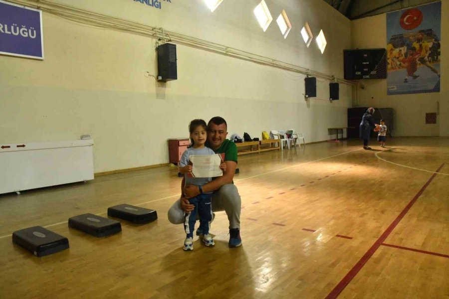 Özel Sporcuların Sertifika Sevinci