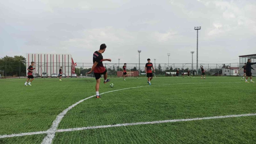 Yasağını Kaldıran Eskişehirspor’dan Altyapıya 320 Futbolcu