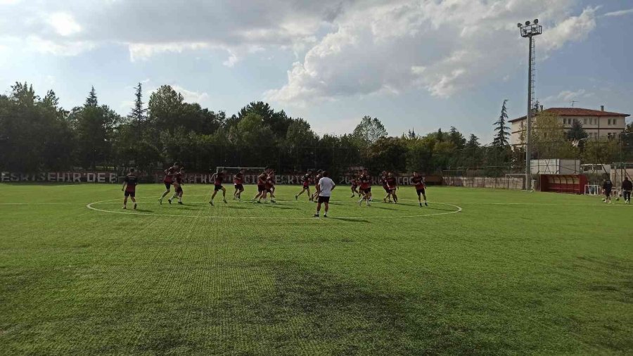 Yasağını Kaldıran Eskişehirspor’dan Altyapıya 320 Futbolcu