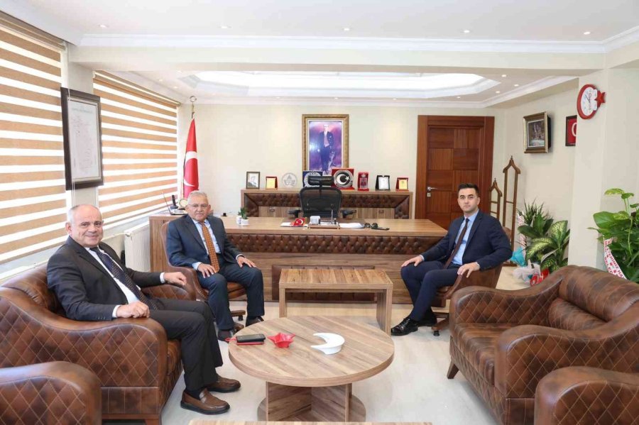 Başkan Büyükkılıç, Yahyalı’da Mahalle Muhtarları İle Bir Araya Geldi