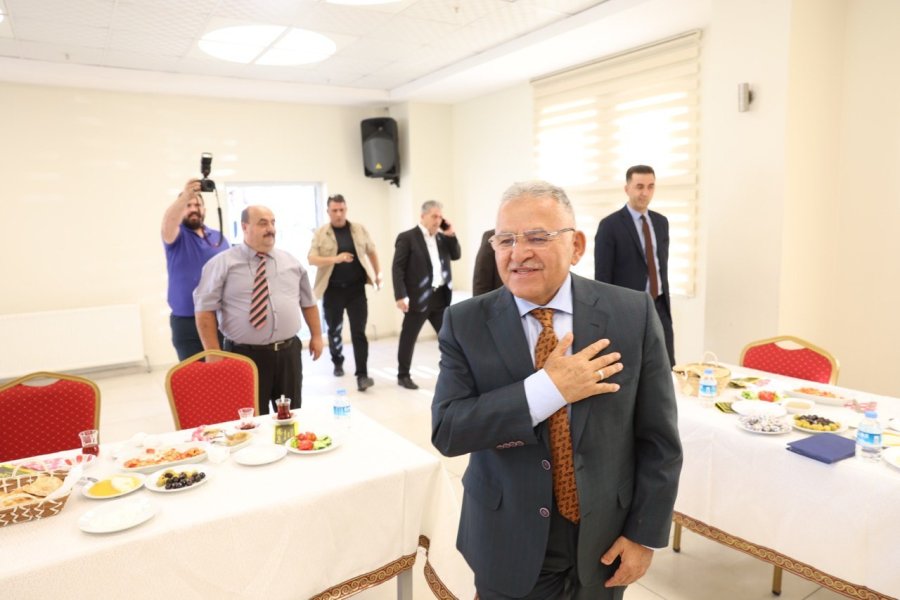 Başkan Büyükkılıç, Yahyalı’da Mahalle Muhtarları İle Bir Araya Geldi