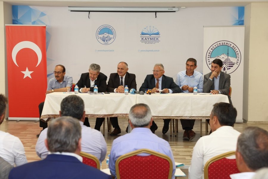 Başkan Büyükkılıç, Yahyalı’da Mahalle Muhtarları İle Bir Araya Geldi