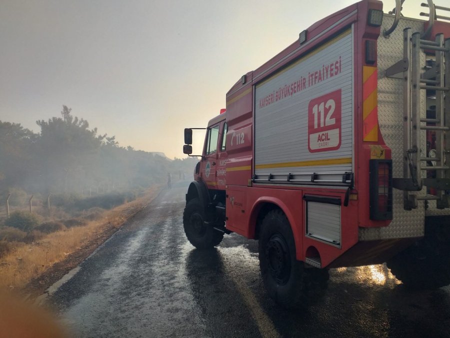 Büyükşehir İtfaiyesi, Mersin’deki Orman Yangınlarını İçin Canla Başla Görev Yaptı