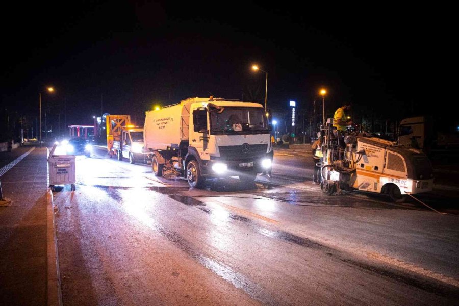 Deforme Olan 300 Kilometrelik Yol Çizgileri Yenileniyor