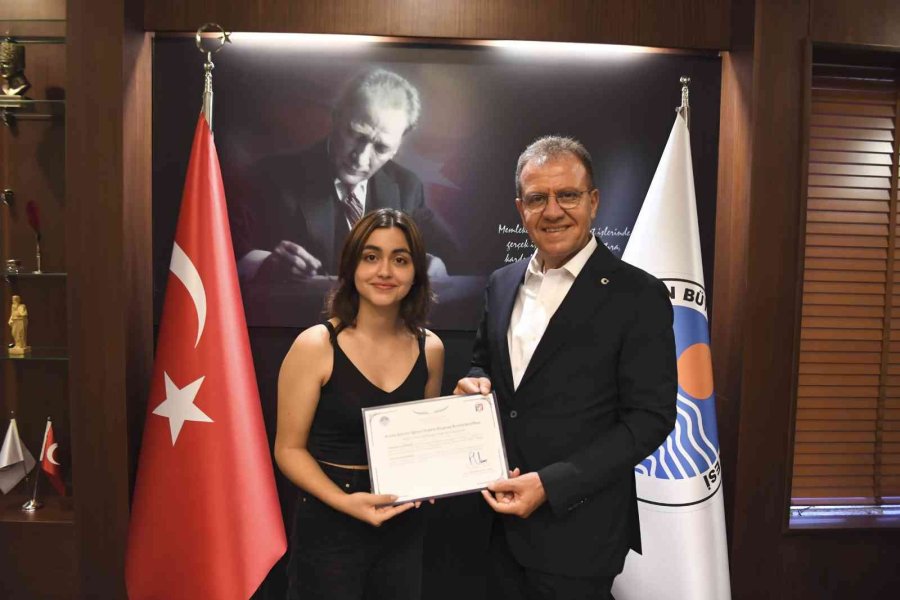 Oberhausen’den Dönen Öğrenciler, Başkan Seçer İle Buluştu