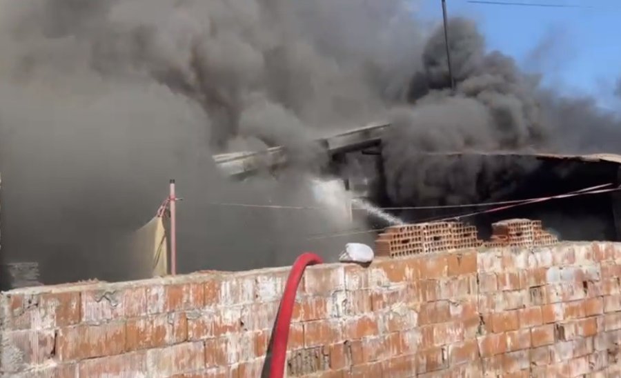 Tarsus’ta Çıkan Yangında Ev Kül Oldu