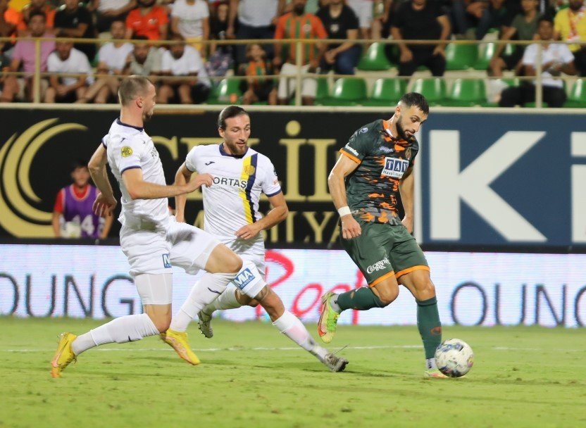 Spor Toto Süper Lig: Corendon Alanyaspor: 2 - Mke Ankaragücü: 1 (maç Sonucu)