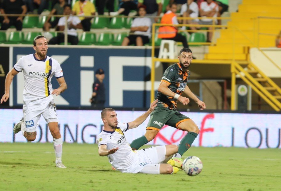 Spor Toto Süper Lig: Corendon Alanyaspor: 2 - Mke Ankaragücü: 1 (maç Sonucu)