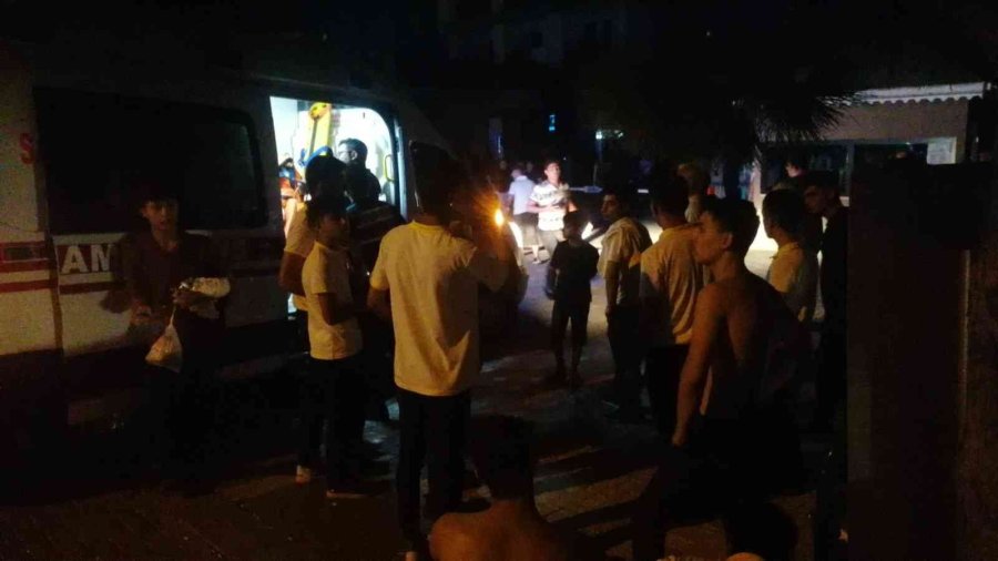 Otel Mutfağındaki Yangında 7 Personel Dumandan Etkilendi