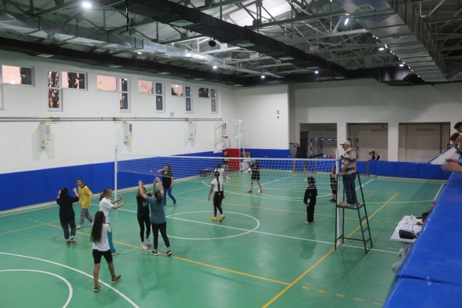 İnönü’de Geleneksel Voleybol Turnuvası Başladı