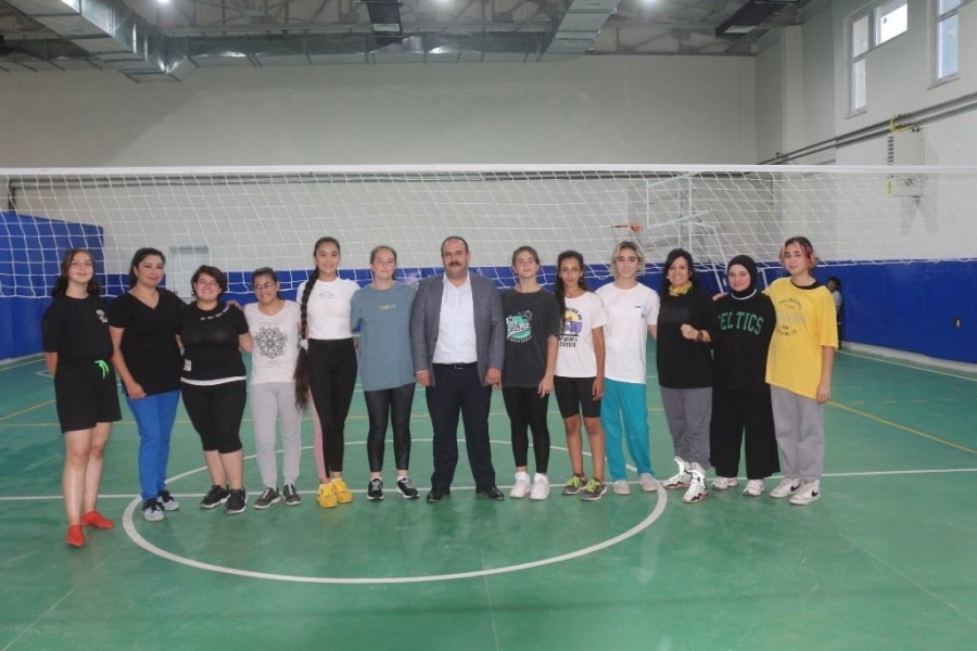 İnönü’de Geleneksel Voleybol Turnuvası Başladı