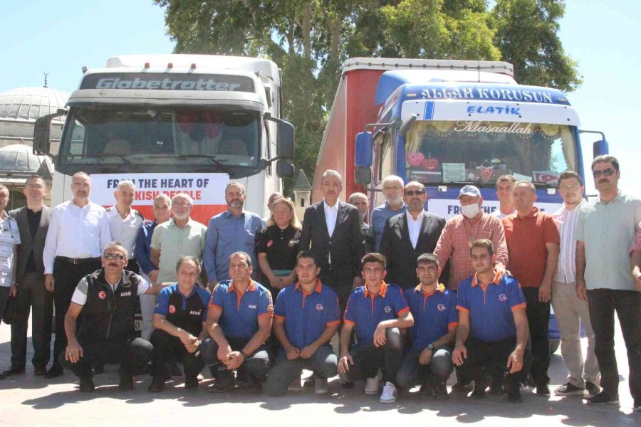 Karaman’da Pakistan’a İki Tır Dolusu Yardım Malzemesi