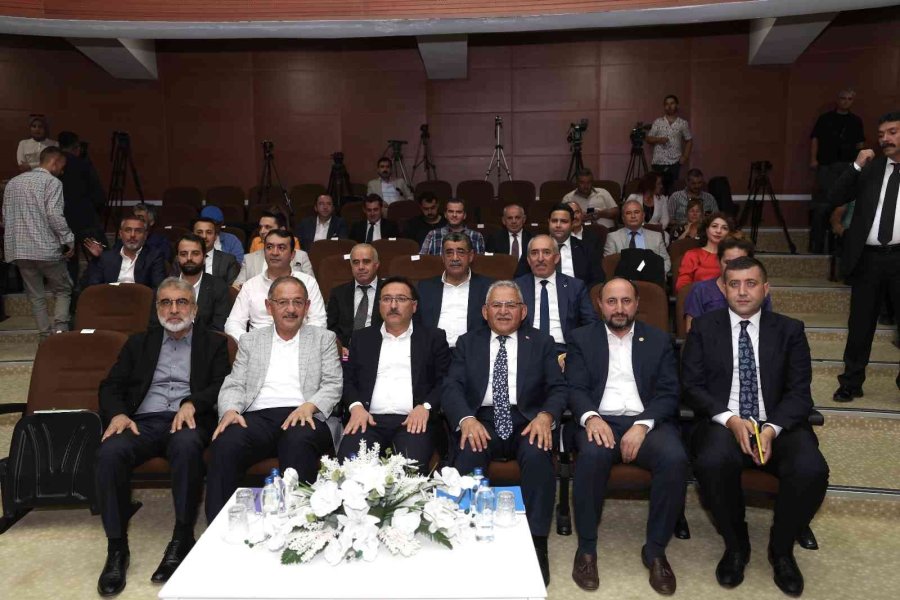 Başkan Büyükkılıç, Turizmde Kayseri’nin Yol Haritasını Çizecek Zirveye Katıldı