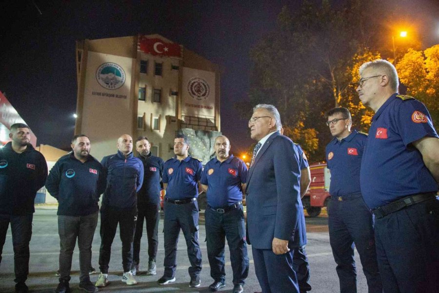 Büyükkılıç, Mersin’de Fedakarca Görev Yapan İtfaiye Erlerini Karşıladı