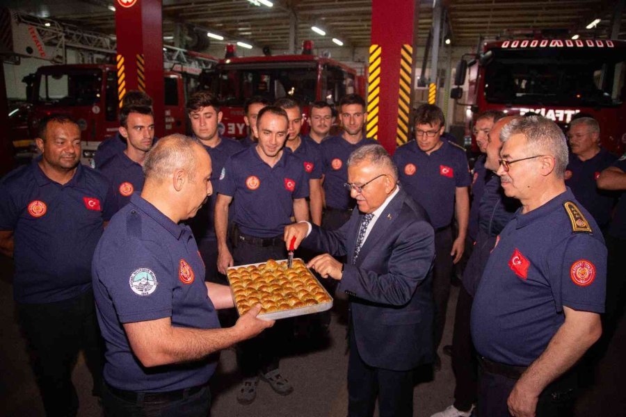 Büyükkılıç, Mersin’de Fedakarca Görev Yapan İtfaiye Erlerini Karşıladı