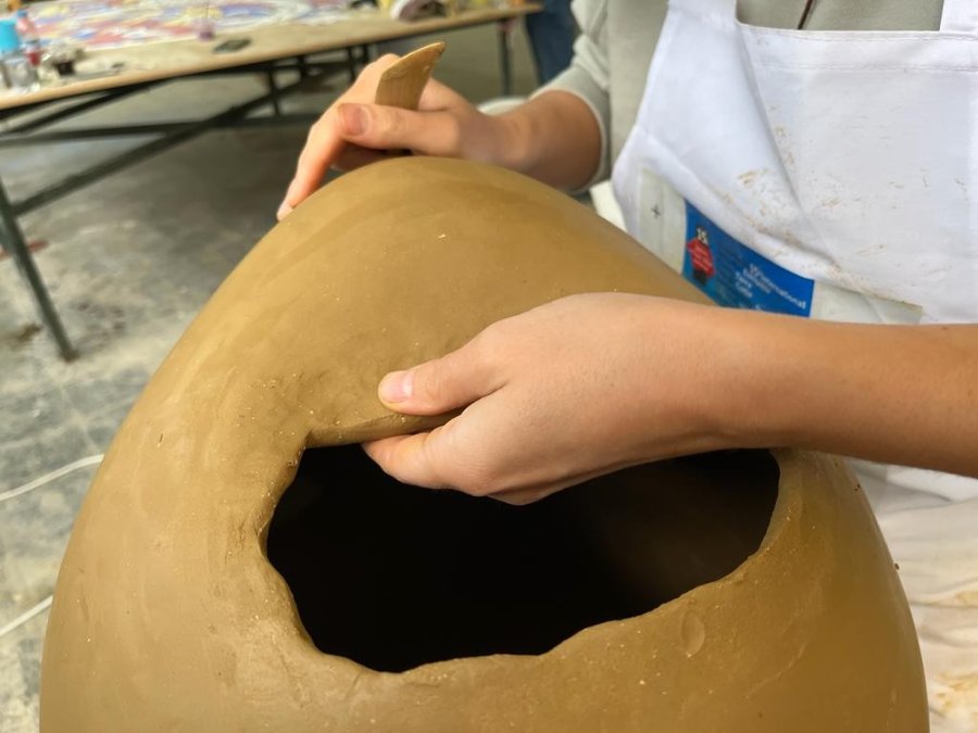 Bu Silüetin Hikayesi Boğazları Düğümlüyor