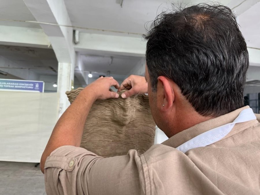 Uluslararası Pişmiş Toprak Sempozyumu’nun Sanat Akademilerinden Bir Farkı Yok