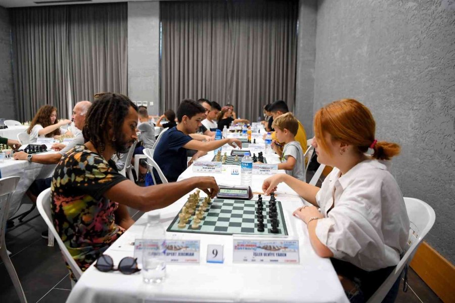 Konyaaltı’nda Satranç Heyecanı Başladı
