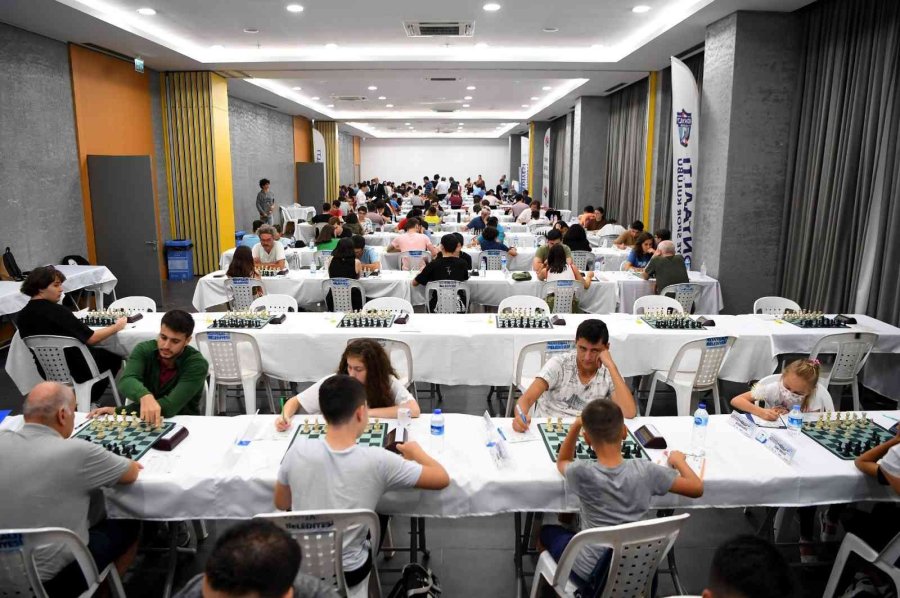 Konyaaltı’nda Satranç Heyecanı Başladı