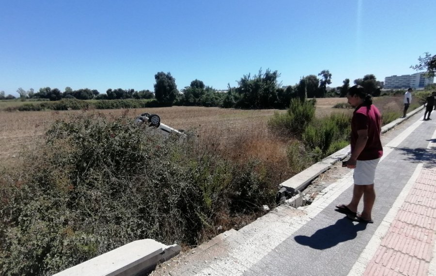 Virajı Alamayan Otomobil Mısır Tarlasına Uçtu: 1 Yaralı