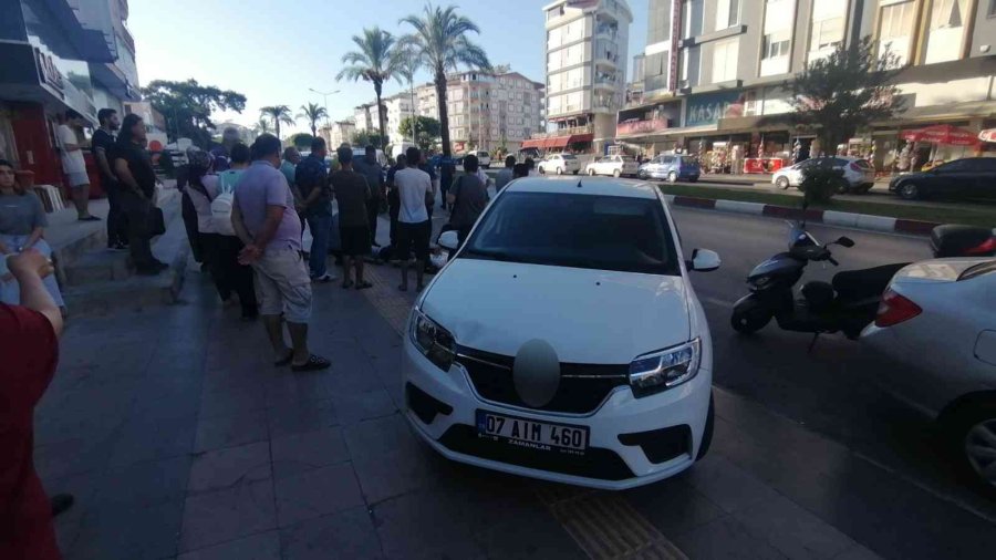 Otomobilin Çarptığı Oğlunun Başından Bir An Olsun Ayrılmadı