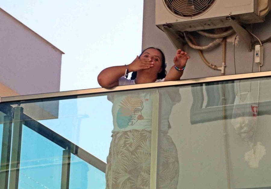 Polisten ‘mutluluk’ Anonsu