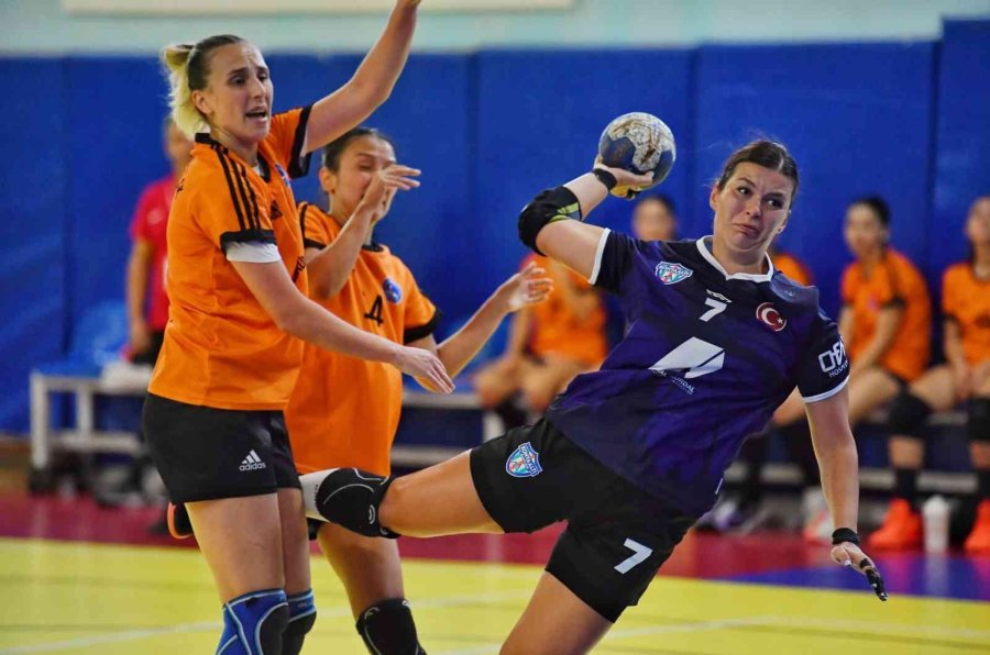 Konyaaltı Belediye Spor, Yeni Sezona Galibiyetle Başladı