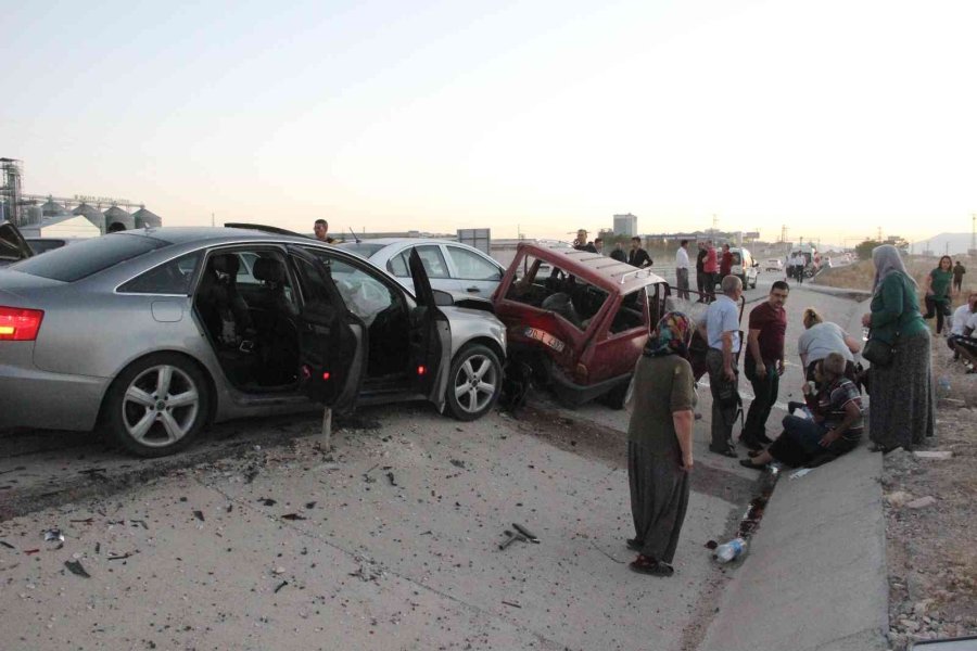 Karaman’da 4 Araçlı Zincirleme Kaza: 4 Yaralı